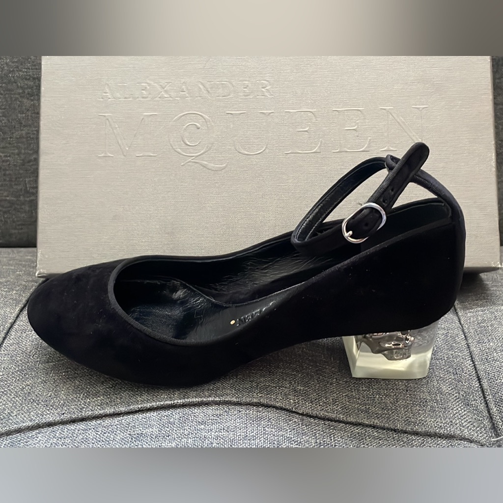 Alexander Mcqueen Velvet Heels Size 35.5